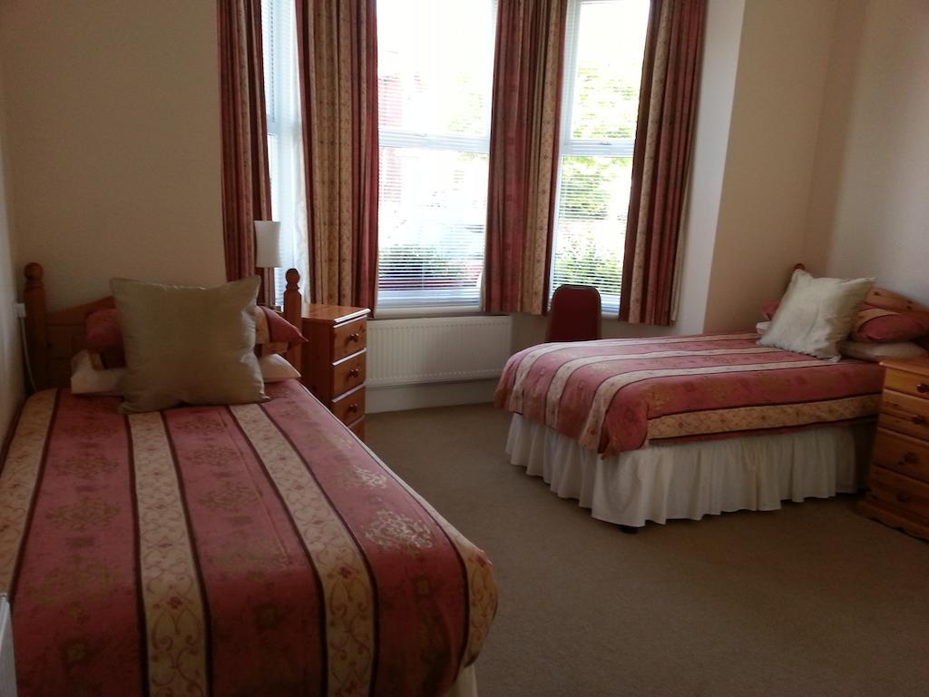 Landguard Lodge Southampton Room photo
